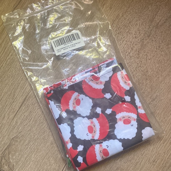 Doggie Christmas Bandanas! NEVER USED! 4- Pack! - Picture 2 of 2